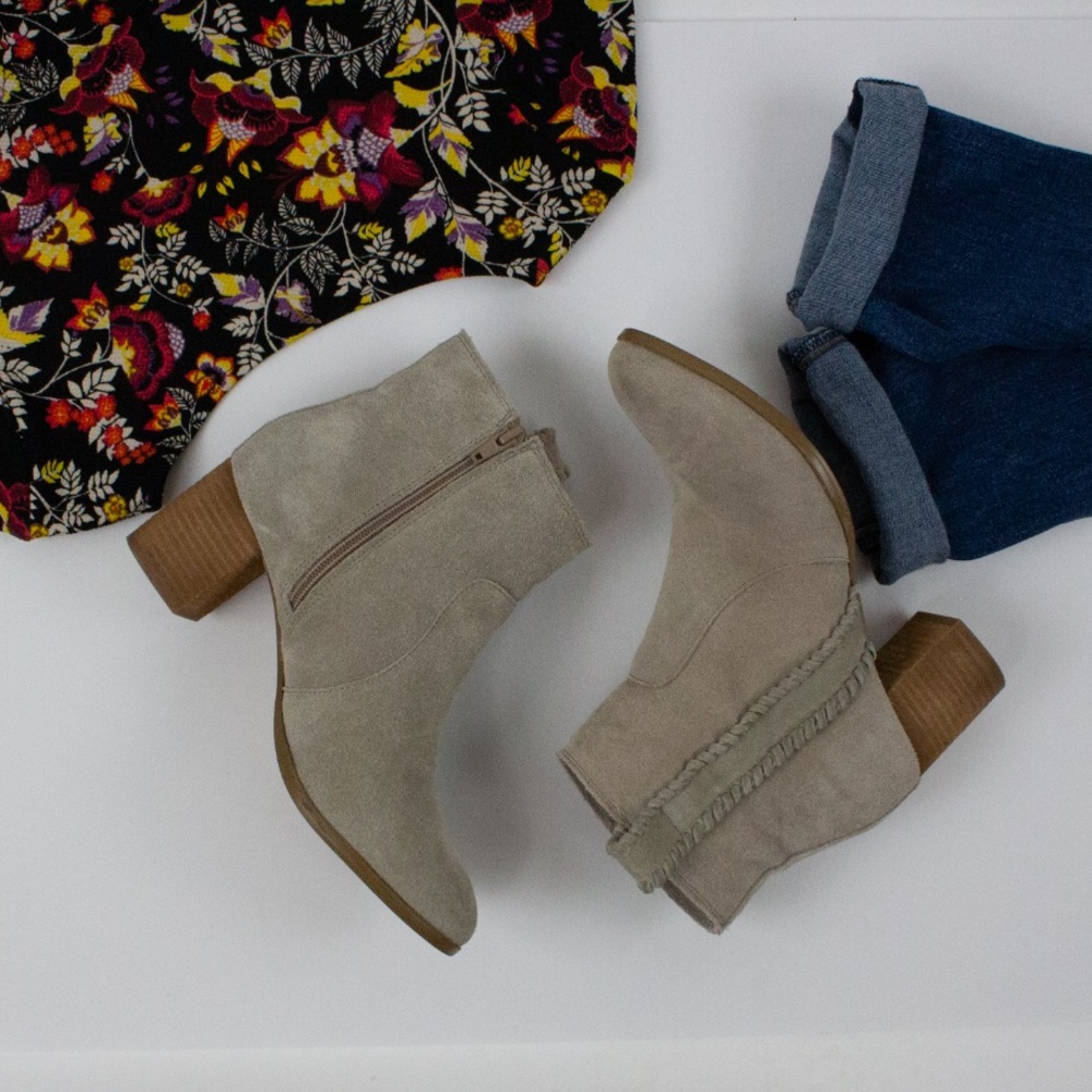 Coconuts by Matisse Cream Ankle Booties